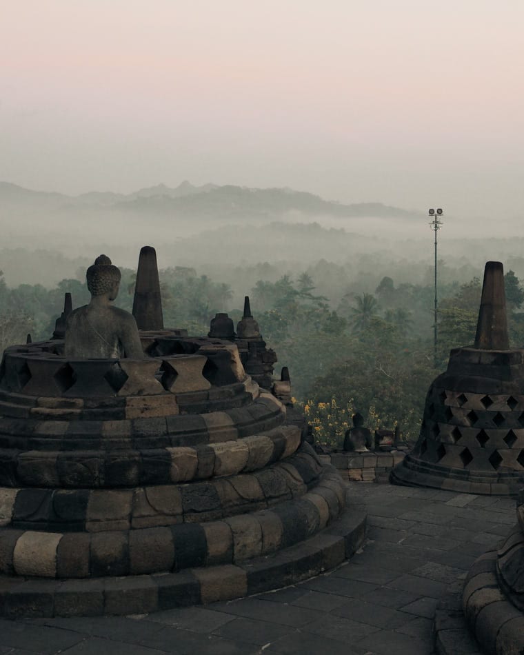 Wschod slonca w Borobudur 39